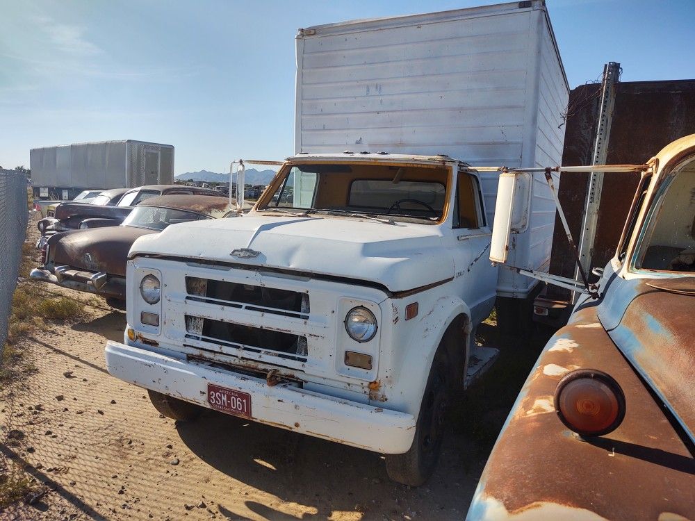 1970 Chevy c40 box truck for Sale in Phoenix, AZ - OfferUp
