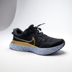 Nike Reacts Women Size 8