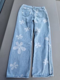 Jr 4 Shien light blue faded denim blue jeans with large white flowers Lot 15