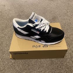 Reebok size 9.5 in women; 8 in men’s