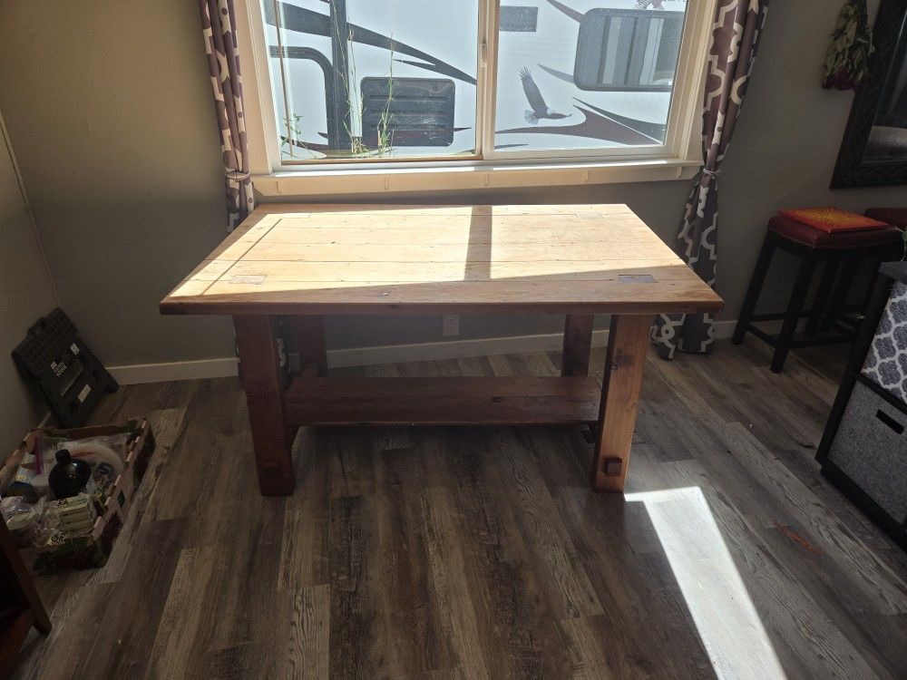 Hommade Dinner Table