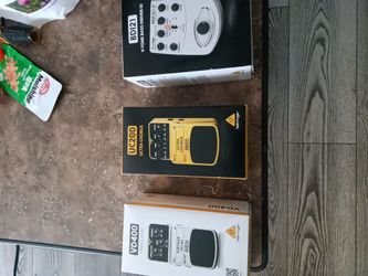 BASS DRIVE,GUTAR DELAY,AND GUTAR CHORUS