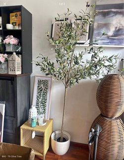 Artificial olive tree