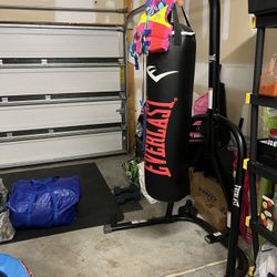 Boxing Bag And Stand 