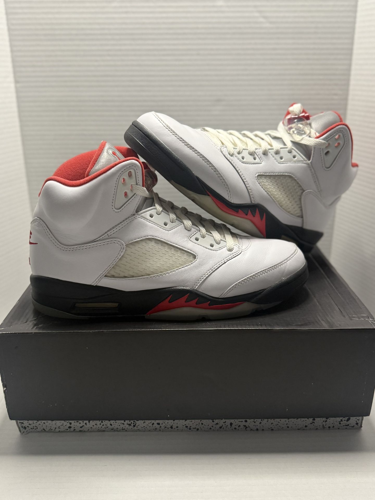 Jordan 5 Fire Red