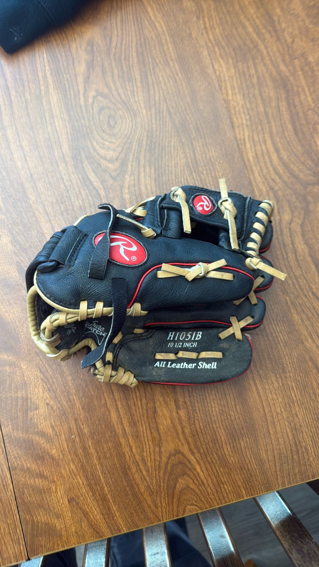 Rawlings Baseball Glove
