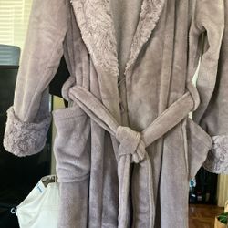 Lounge Robe Size M