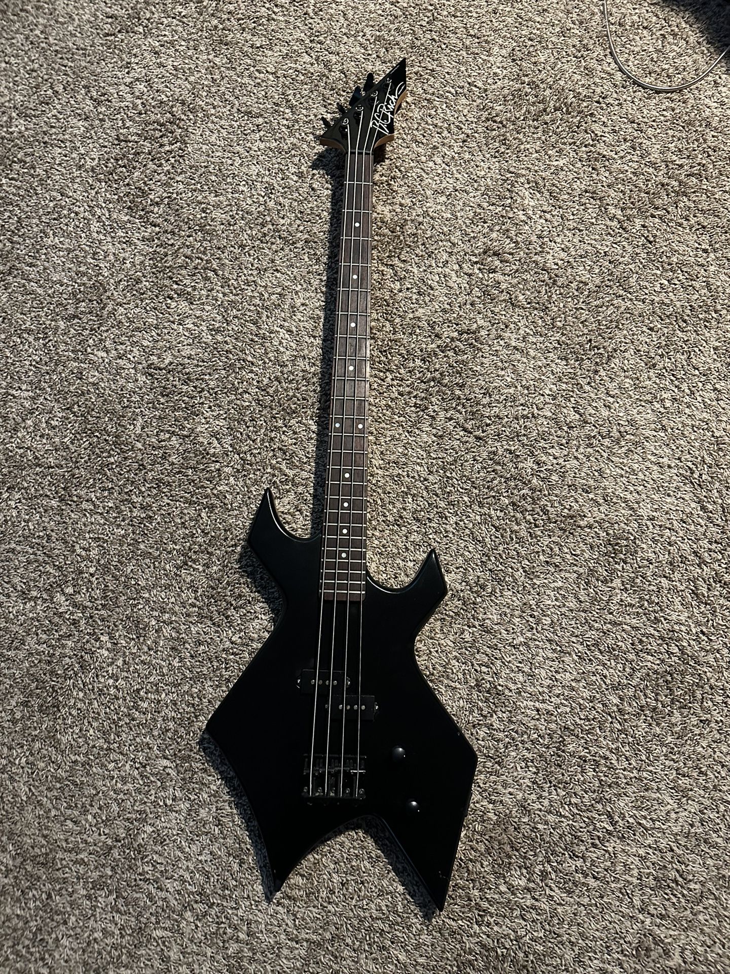 BC Rich Warlock bass