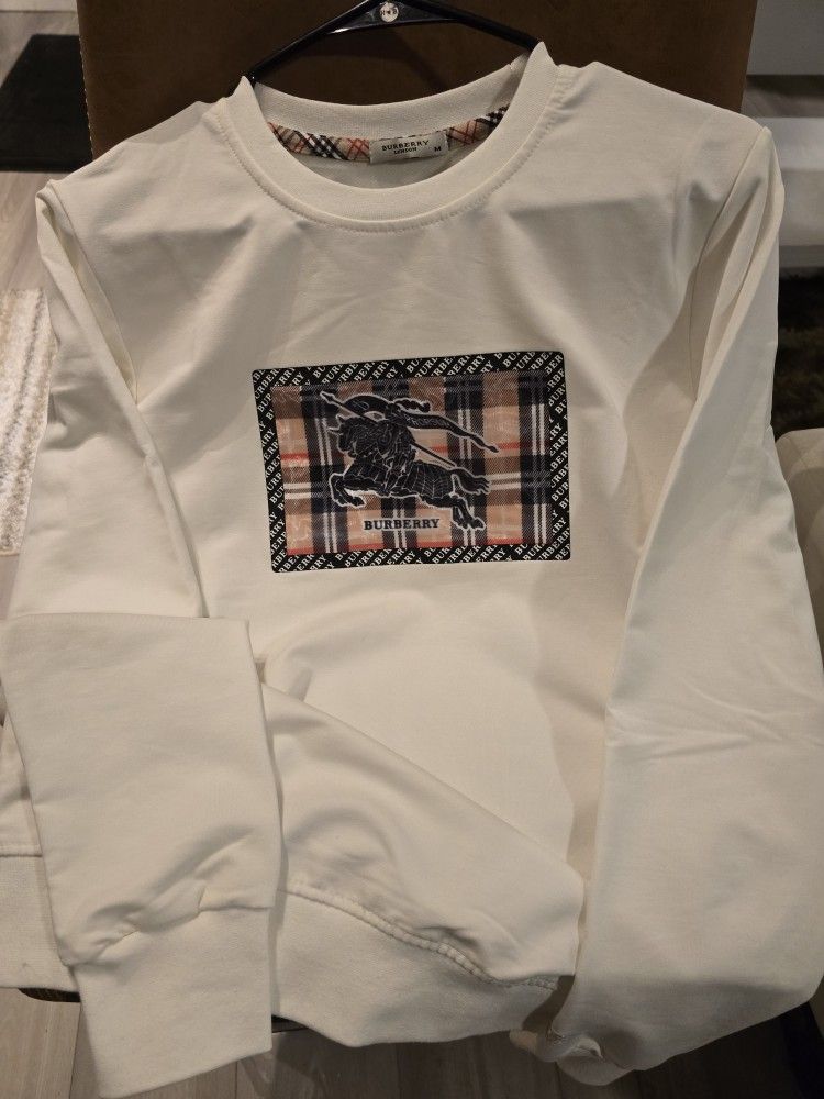 Burberry Long Sleeve Size Medium