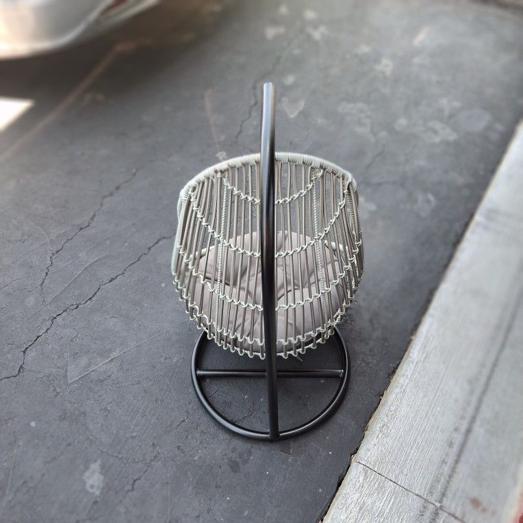 Swinging Egg Chair