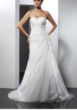 Used Wedding dress-size 8/10