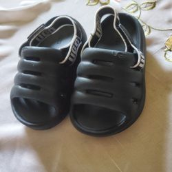 Black Sandal UGGS