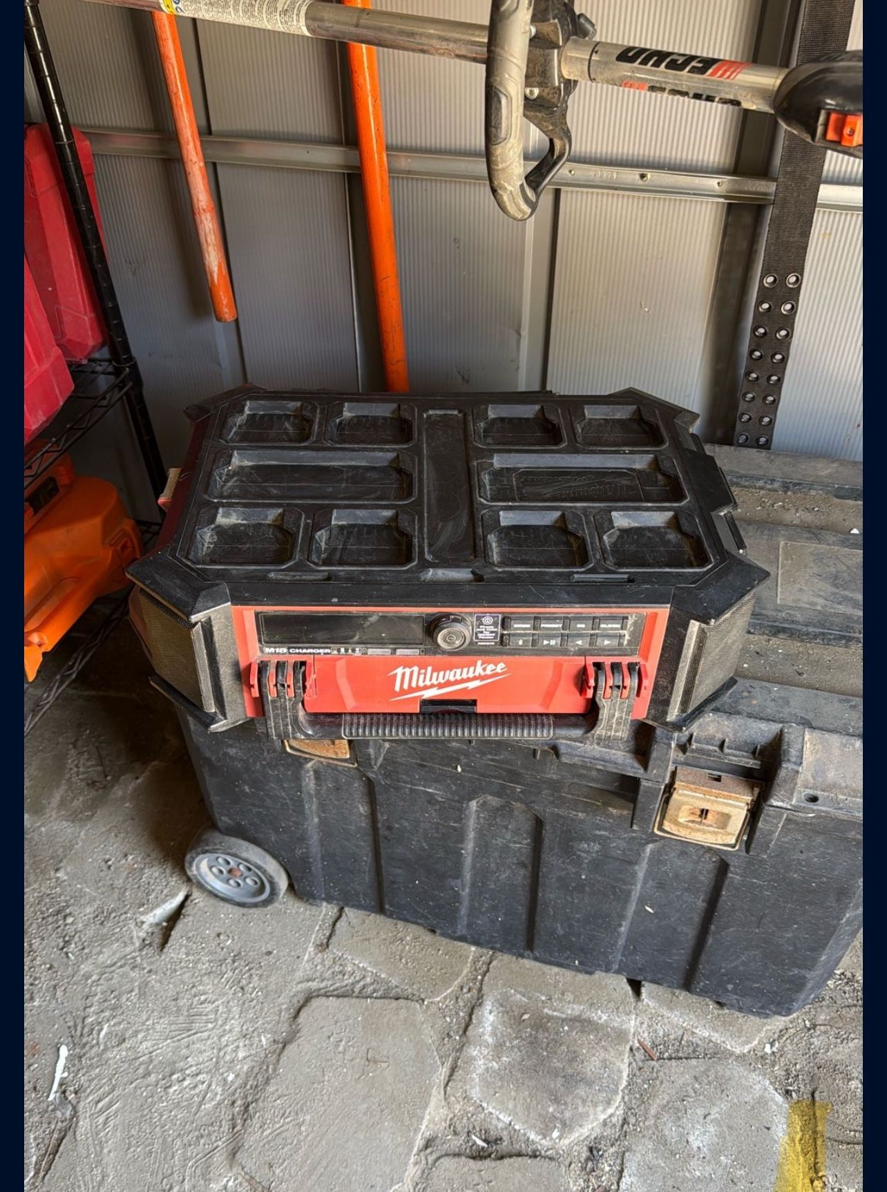 Milwaukee Pack out radio & Charger