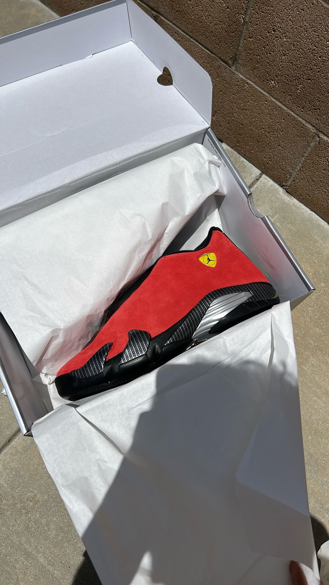 jordan 14 Retro Ferrari