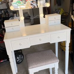 Girls Vanity 