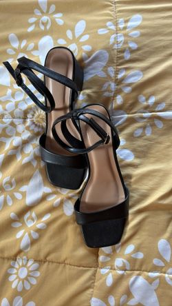 Ladies Black Sandals Size 7