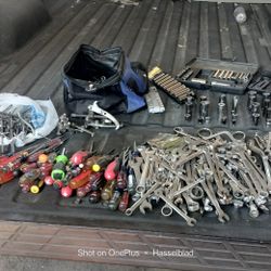 More Than 800 Pieces  Almost Everything Its Craftman 