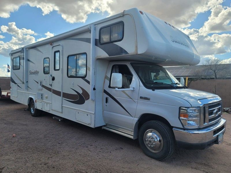 2009 Ford Sunseeker 31feet Class C Motorhome RV