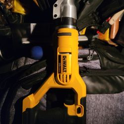 DEWALT 20-Volt MAX Cordless 18-Gauge Swivel Head Shears