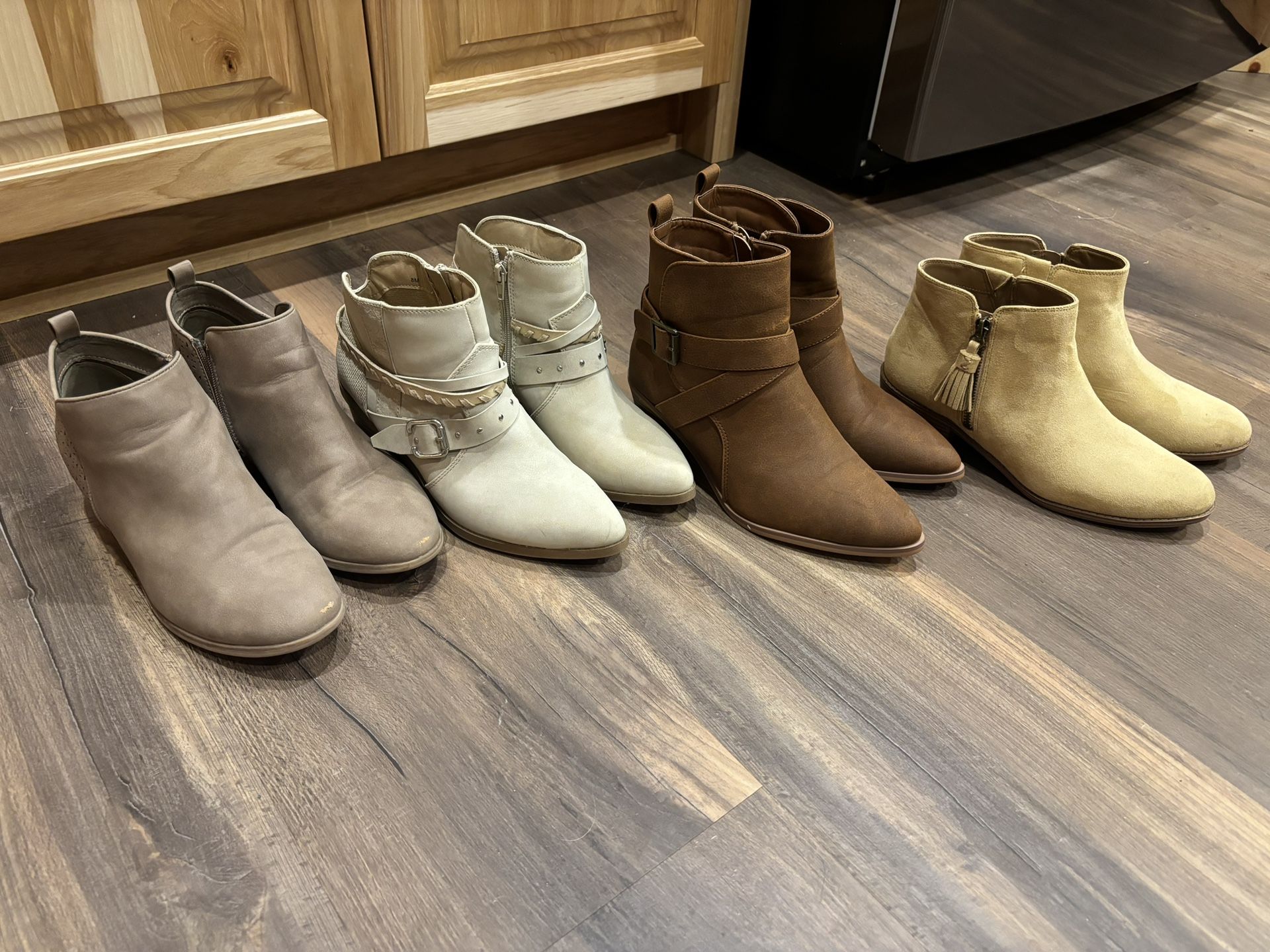 Women’s Boots Size 8/9 