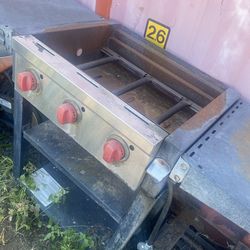 QUEMADOR EN BUENAS CONDICIONES NOMAS LE FALTA LA PLANCHA