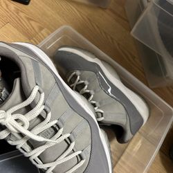 Air Jordan 11 Low Grey
