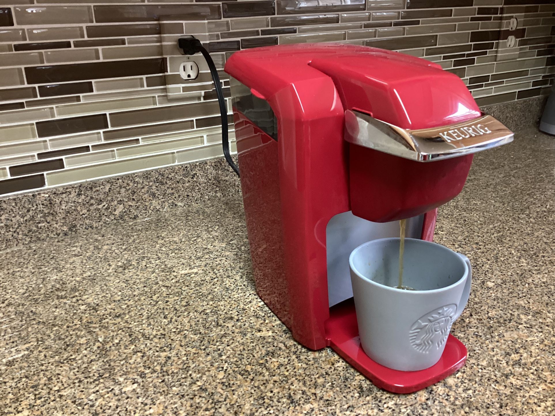 Keurig K10 Mini plus Coffee Maker, Red, Cleaned and Descaled + Kcup Holder  combo