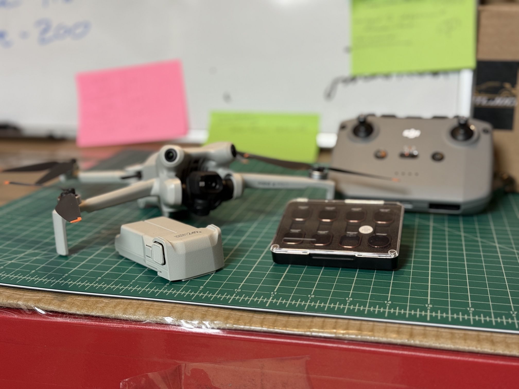DJI Mini 4 Pro + ND Filters, Extra Battery, 256GB SD – Like New!