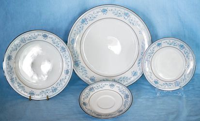 Beautiful Noritake Blue Hill Dinnerware Collection.