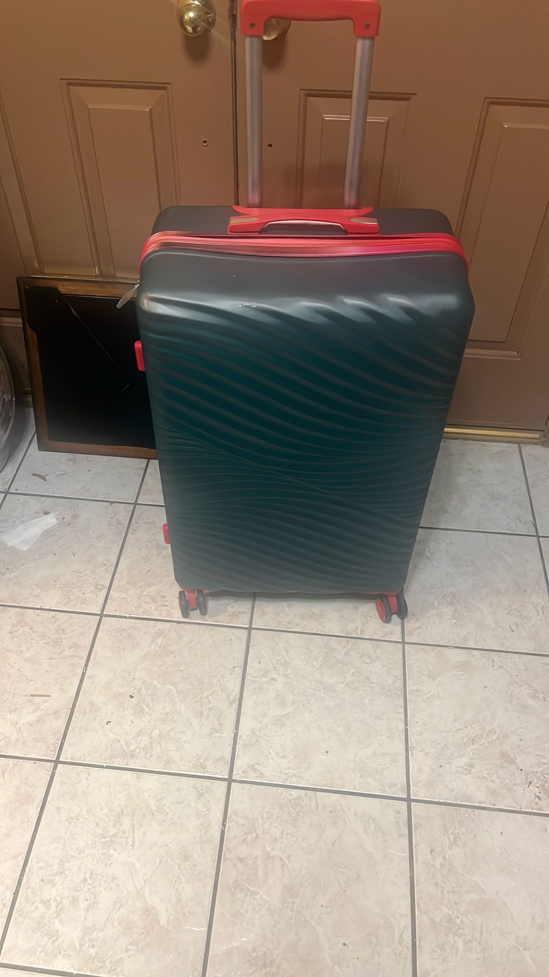 28 Inches (large) Check In Travelers Luggage