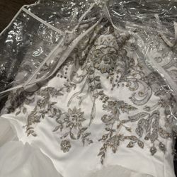 New MARYS BRIDAL DRESS SIZE 4