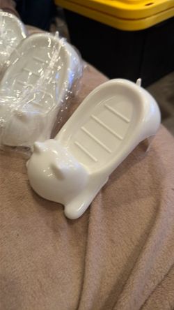 Soap dish with drain- cat