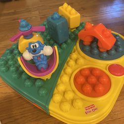 Rare 2004 Fisher price pop-onz playset with accessories