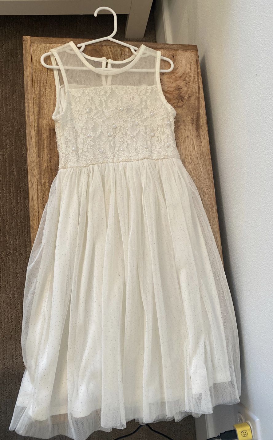 Girls wedding flower girl off white dress size 6 ✨