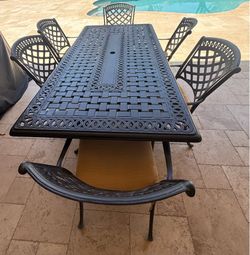 Cast Aluminum 7-Piece Patio Dining Set – 6 Chairs, 2 Swivel Rockers, Excellent Condition