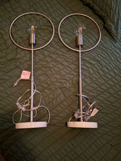 Modern Ring Table Lamp – Brushed Nickel