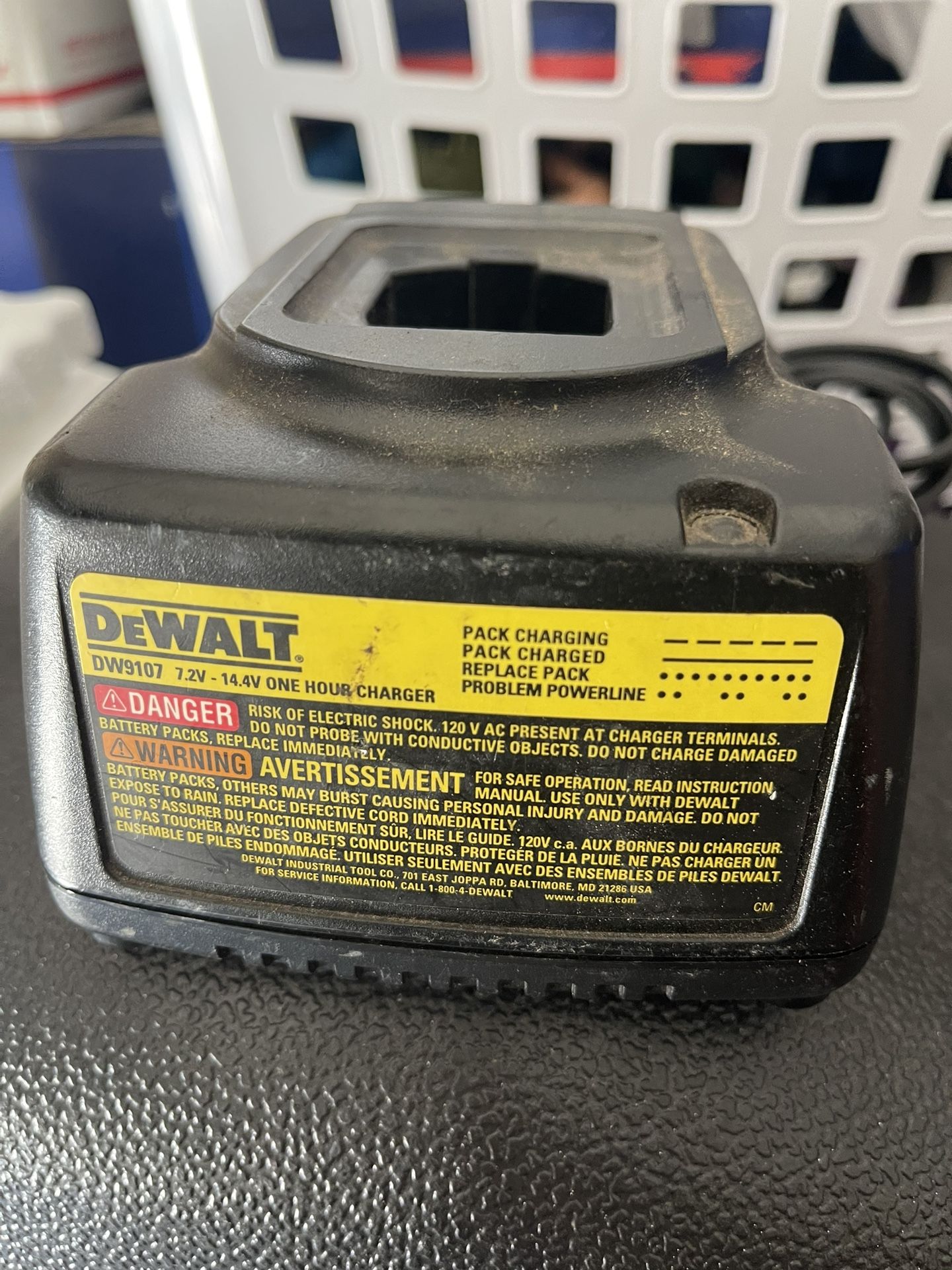 Dewalt DW9107 Charger