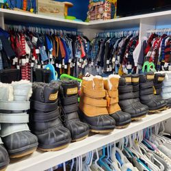 New Snow Boots Size 6 