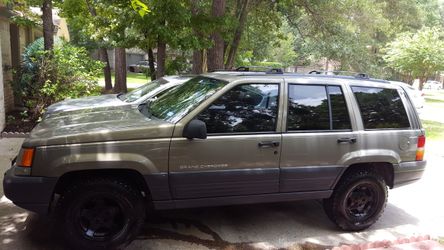 JEEP GRAND CHEROKEE LAREDO