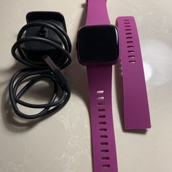 Fitbit Versa Wristband Charger Accessories $8