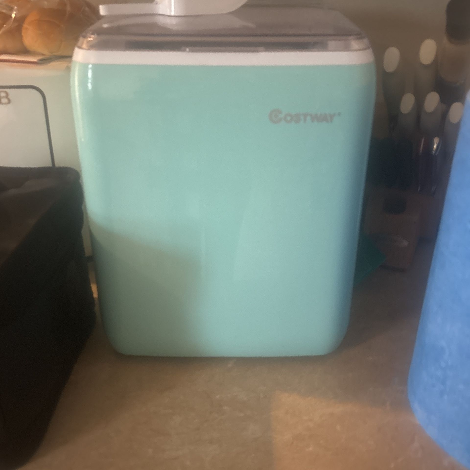 Large Capacity Ice Maker