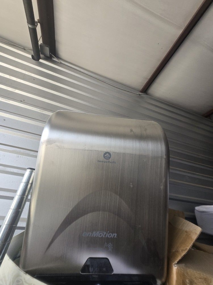 Electronic Paper Towel Dispenser
