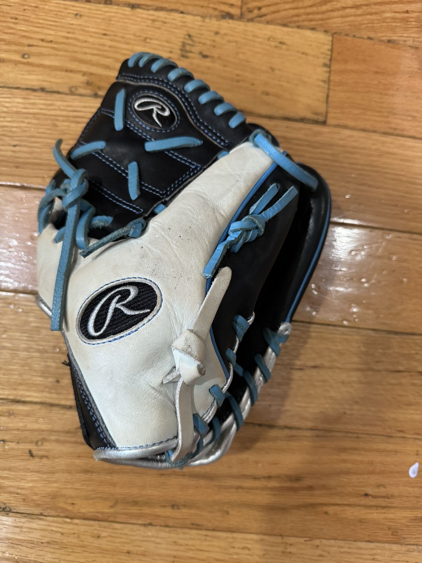Rawlings Heart Of Hide Infield Glove