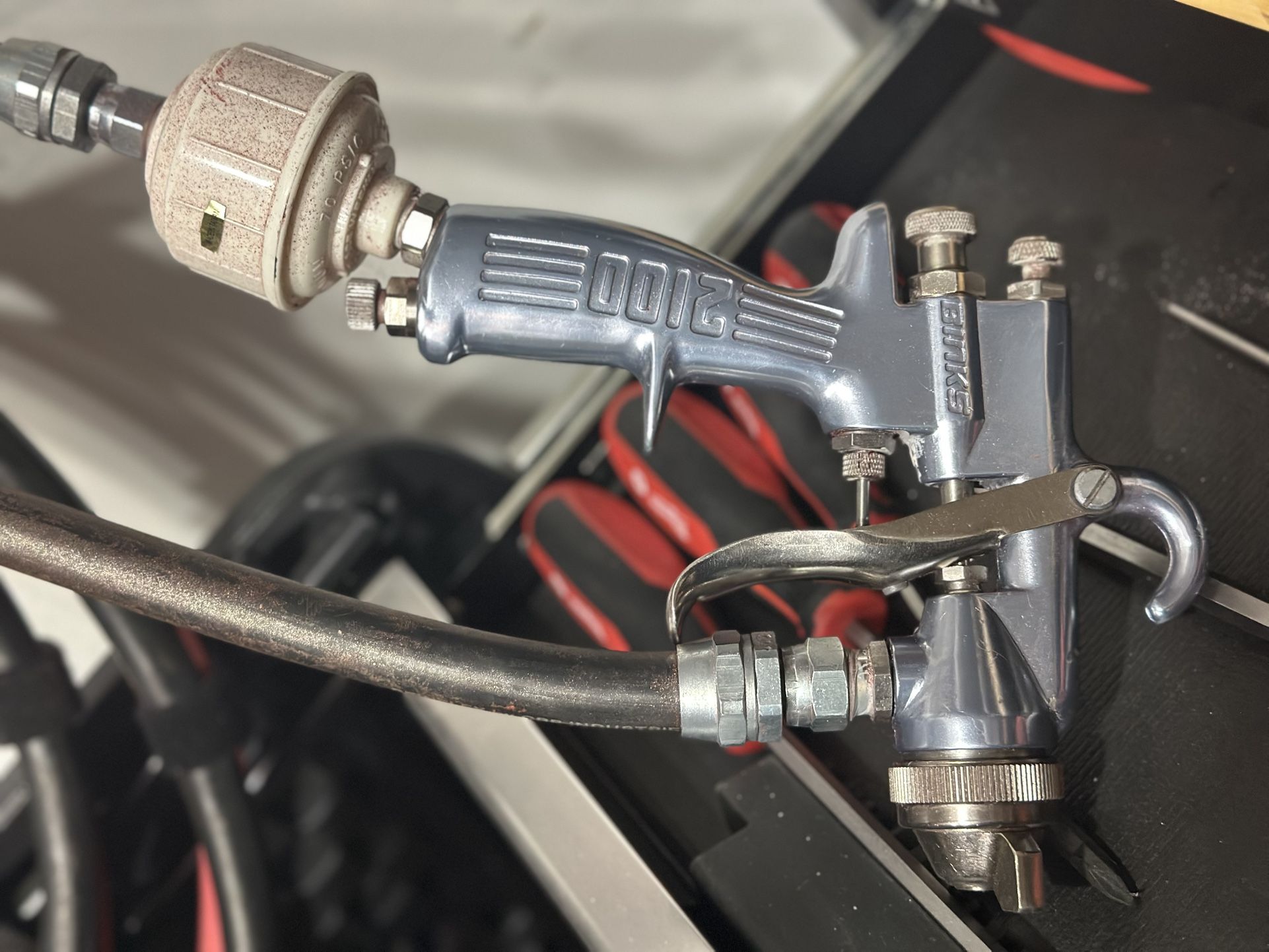 Spray Gun And Pot