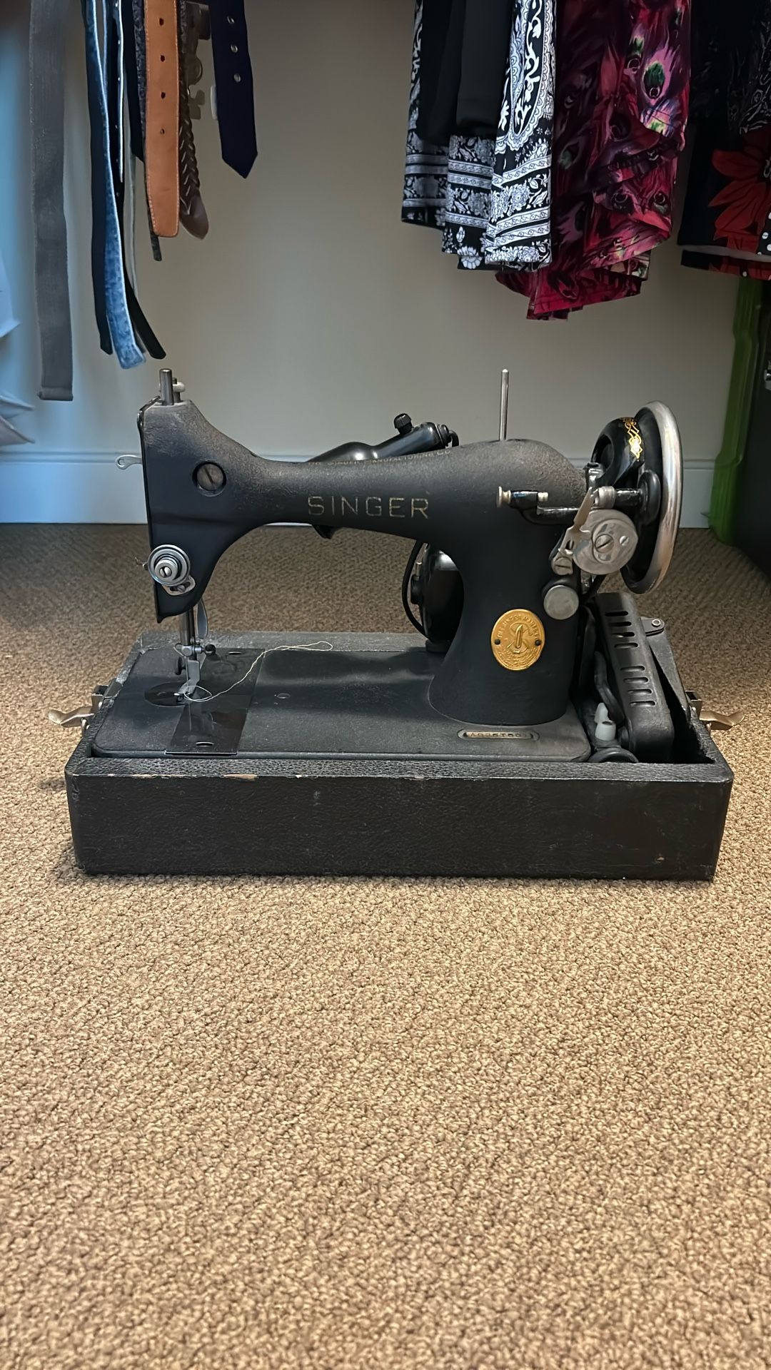 Sewing Machine 1942 spindle bobbin