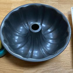 Farberware Wear Bundt