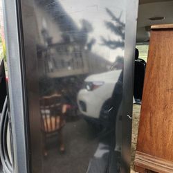 3.2 Cu. Ft. Midea Refrigerator With Freezer 