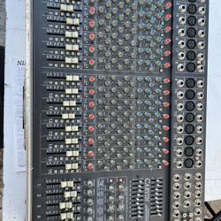 Carvin  C 1644P Powered Mixer