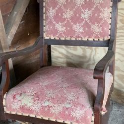 Antique Original Platform Wooden Rocker. With Wheels. Very Comfortable. 