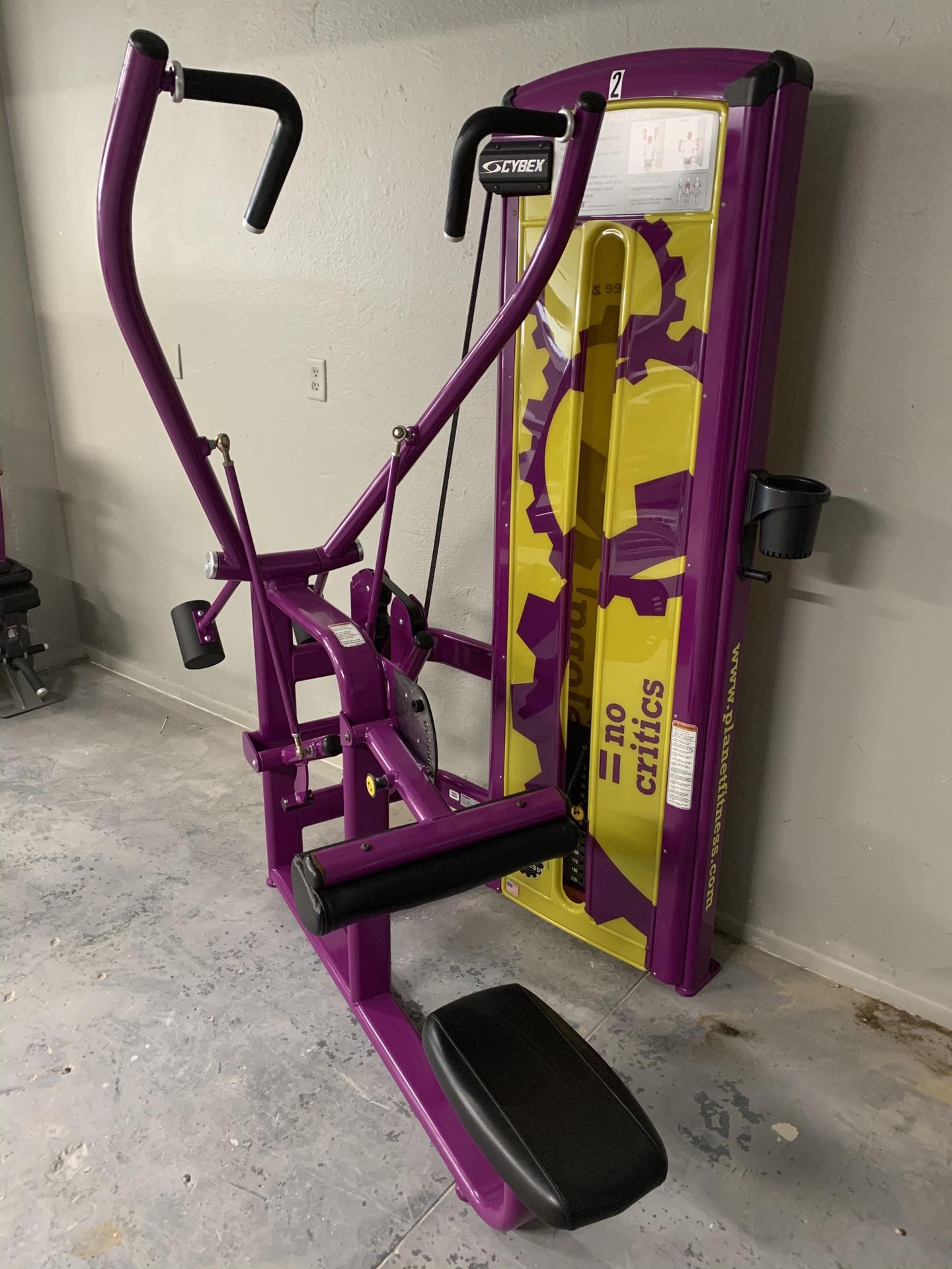 Cybex VR3 Lat Pull Down Excellent, Near New Condition